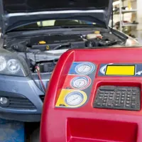 تعمیرات کولر و شارژ گاز خودرو ،تست و نشتیابی UV