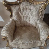 مبل یک سه نفره ۴عدد یک نفره دوعدد میزبان میز عسلی|مبلمان خانگی و میز عسلی|رشت, چله خانه|دیوار