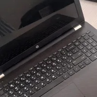 یک عدد لب تاپ hp