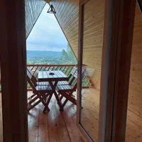 کلبه سوئیسی جنگلی استخردار لمپا ۳|اجارهٔ کوتاه‌مدت ویلا و باغ|شیرگاه, |دیوار