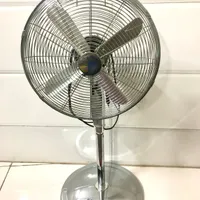 پنکه پایه دار