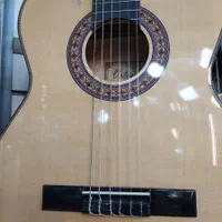 گیتار والنسیا(valencia)