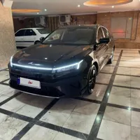 کی‌ام‌سی J7، مدل ۱۴۰۴