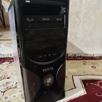 کامپیوتر به همراه تمامی وسایل
