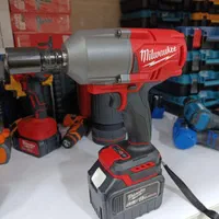 بکس شارژی تمام صنعتی میلواکی Milwaukee کله گاوی|ماشین‌آلات صنعتی|شیراز, عادل آباد|دیوار