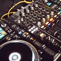دی جی DJ نورپردازی بانددیزاین بادکنک ارایی تشریفات|خدمات پذیرایی، مراسم|شیراز, قدوسی شرقی|دیوار