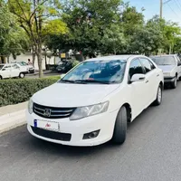 آریو اتوماتیک 1600cc، مدل ۱۳۹۵