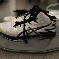 کتونی والیبال asics|کیف، کفش، کمربند|تهران, نیرو هوایی|دیوار