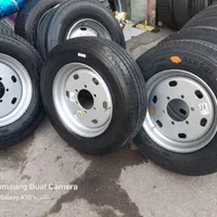 لاستیک ۲۱۵ جلو تیوبلس رینگ نیسان ۱۵ *|قطعات یدکی و لوازم جانبی|مشهد, مصلی (کارمندان اول)|دیوار