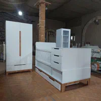 سرویس خواب نوزاد نوجوان، سیسمونی