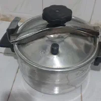 زودپز  قابلمه ای  ۶ نفره   استاندارد  و  عالی