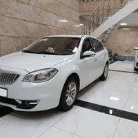 برلیانس H330 اتوماتیک 1500cc، مدل ۱۳۹۵