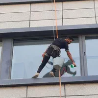 کاردرارتفاع کار درارتفاع عایق بندی اببندی پیچ و،