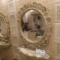 آینه و طاقچه جلو آینه