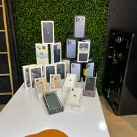 خریدار آیفون کارکرده آکبند iphone x 11 12 13 14 15