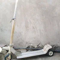 اسکوتر تمام فلزی کمک دار