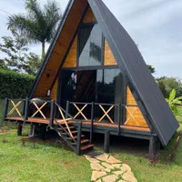 کلبه چوبی مثلثی