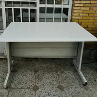 میز تحریر فلزی و محکم