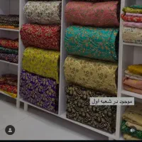 یک خانم چرخکار ماهر
