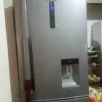 سرویس کار لوازم سرد کننده (یخچال)