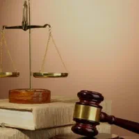 وکیل پایه یک دادگستری