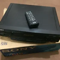 ویدیو سونی با کارتن و کنترل