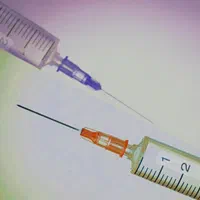 وصل سرم تزریقات پانسمان حجامت بخیه درمنزل