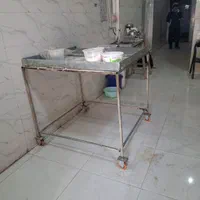 مغازه ۱۰۰ متری