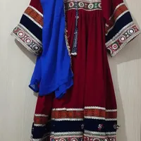 تعدادی لباس محلی درحد نو و نو