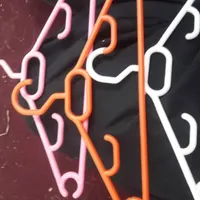 آویز لباس کودک
