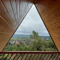 کلبه سوئیسی جنگلی استخردار لمپا ۳|اجارهٔ کوتاه‌مدت ویلا و باغ|شیرگاه, |دیوار