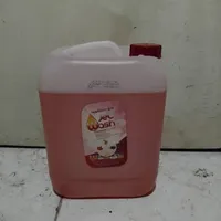 تولید و عرضه مواد شوینده با غلظت و کیفیت بالا