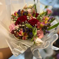 گل شاخه بریده و آپارتمانی