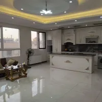 ۱۰۰ متر آپارتمان ۳ خواب ۳ نبش رودکی مالک هستم