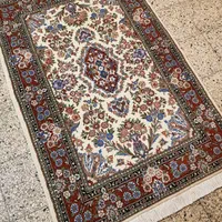 فرش دستباف هفت‌چارک نقشه قم لچک‌ترنج کرم گل‌ابریشم