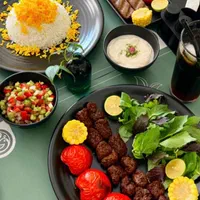 استخدام ۱۱ نفر آقا برای کار در رستوران