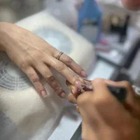خدمات ناخن حرفه ای با متریال روز دنیا|خدمات آرایشگری و زیبایی|کیش, |دیوار