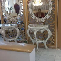 صندلی و لاین داده می‌شود