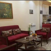 منزل باتمام امکانات وپارکینگ درمرکزشهر خالی میباشد