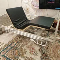 سالمندان و تخت بیمارستانی مراقبت برقی از بیماران