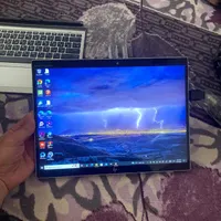 لب تاب اچ پی لمسی در حد نو