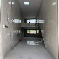مغازه بر خیابان اصلی