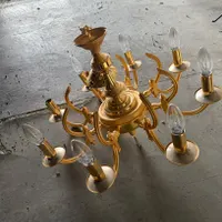 ۲ عدد لوستر طلایی سالم