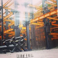 ساخت و نصب انواع سازه های فلزی ( اسکلت و سوله )