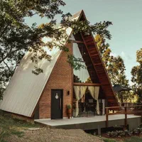 کلبه مثلثی چوبی