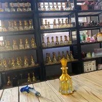 استخدام فروشنده غرفه ی عطر