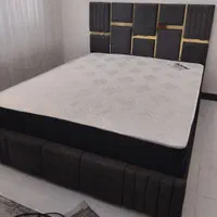 تخت مکعبی طلا کوب