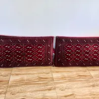 یک جفت پشتی دست بافت