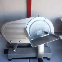 کالباس بر ترازو محک ایرانی اصلی