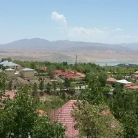 ویلا با بهترین ویو دهکده چادگان|اجارهٔ کوتاه‌مدت ویلا و باغ|اصفهان, نقش جهان|دیوار